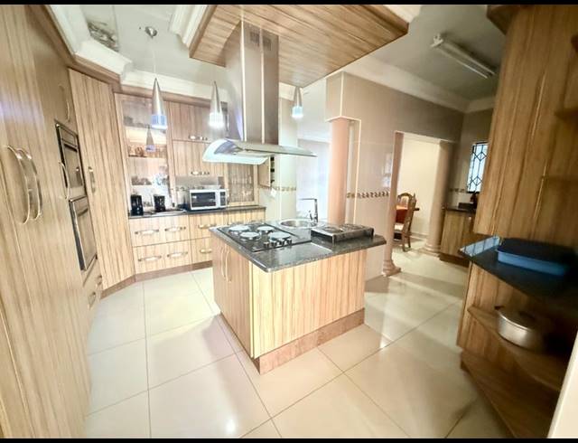 7 BEDROOM HOUSE FOR SALE IN VANDERBIJLPARK CE 4